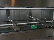 Komora ch³odnicza na trzy trumny zakryte z bocznym za³adunkiem KTB-3.3