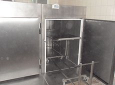 Komory ch³odnicze na dwie trumny na wózkach